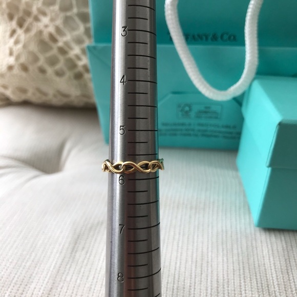 18k Yellow Gold Tiffany & Co. Infinity Ring SOLD - Picture 7 of 7